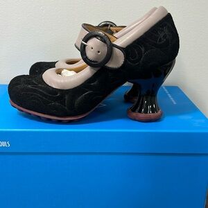 NIB- John Fluevog CERES in Hielo/Black
